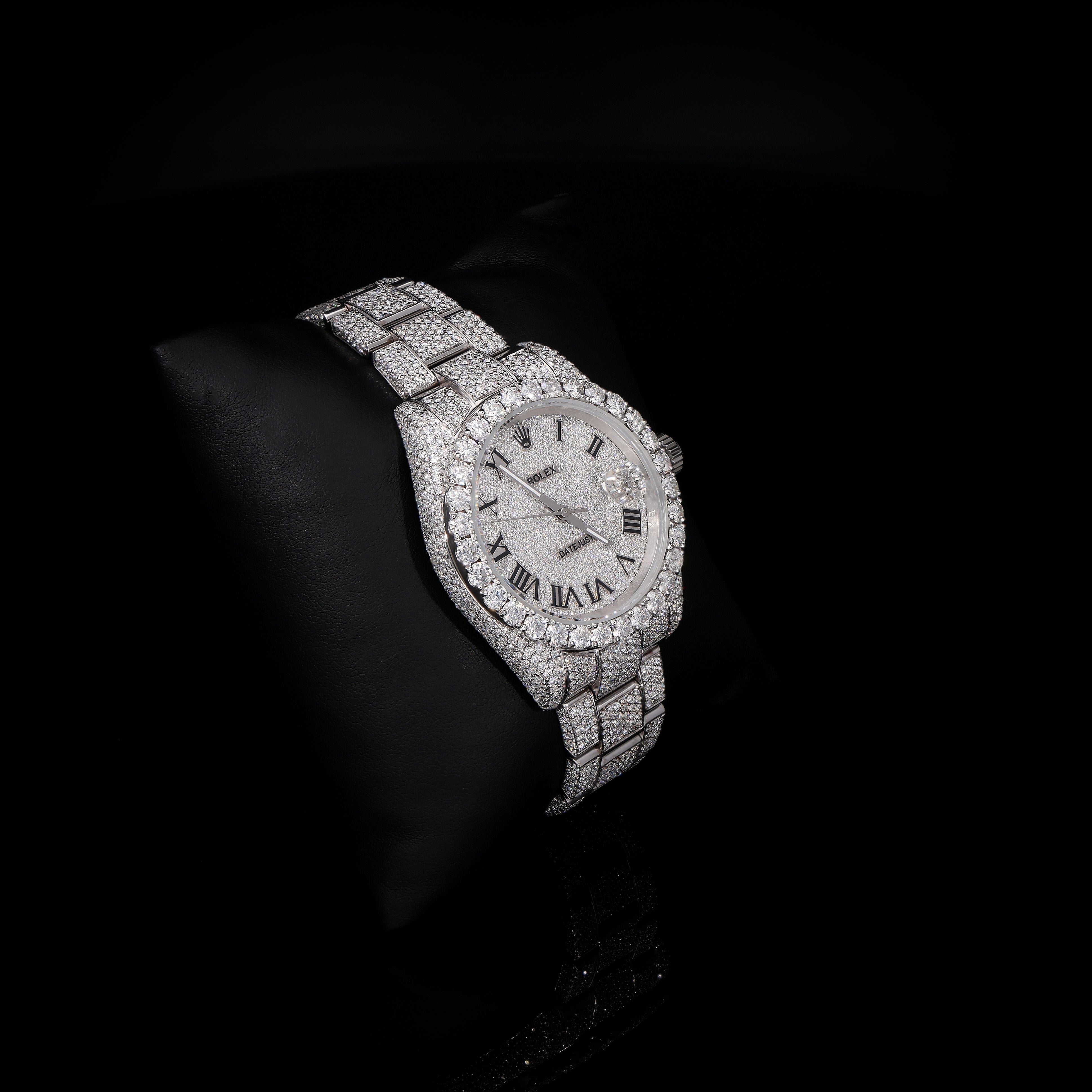 Rolex Master Classic Roman dial Moissanite Timepiece: Where Tradition Meets Sparkle